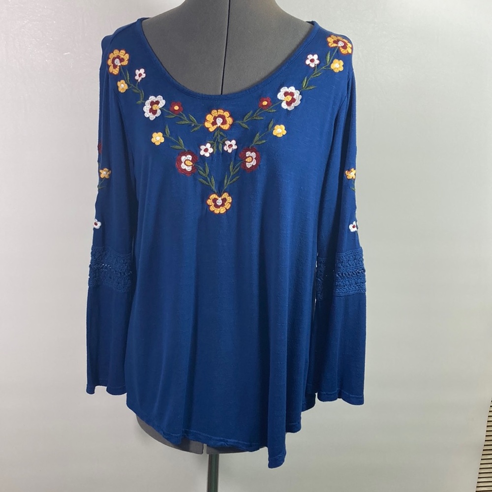 Hannah Navy Embroil Pull Over Long Bell Sleeve Top Size L